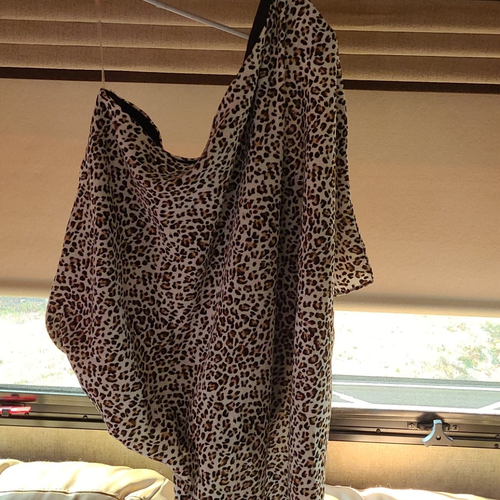 Shirt - Picture 3 of 4